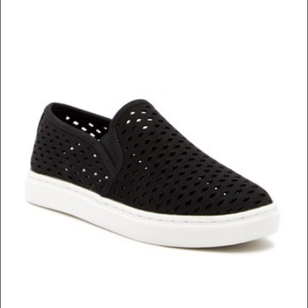 Steve Madden Zeena Low Top Slip-on